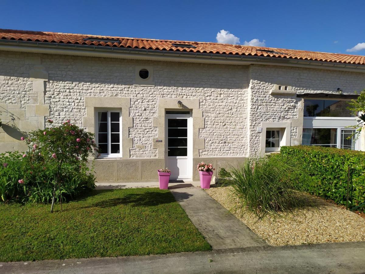 Saint-Seurin-de-Palenne Les Gites Du Vigneron Et Cd'H מראה חיצוני תמונה