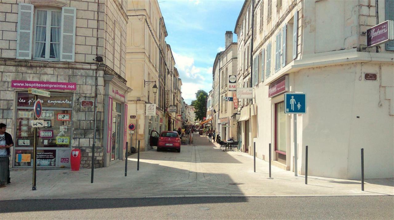 Saint-Seurin-de-Palenne Les Gites Du Vigneron Et Cd'H מראה חיצוני תמונה