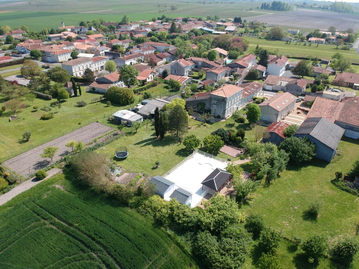 Saint-Seurin-de-Palenne Les Gites Du Vigneron Et Cd'H מראה חיצוני תמונה